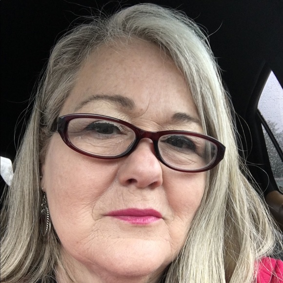 Meet your Posher, Donna - Picture 2 of 2